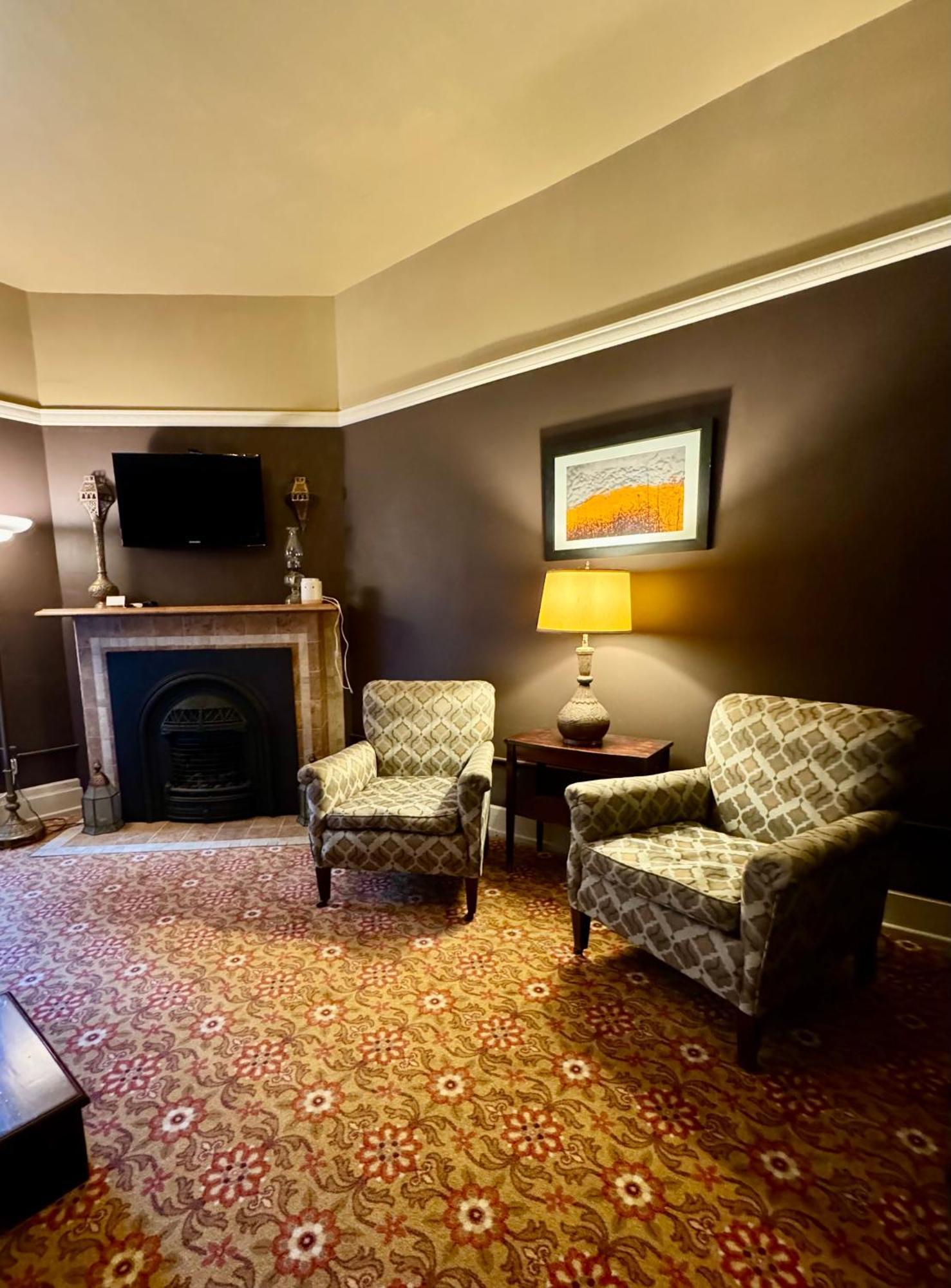 The Edwards Waterhouse Inn Fredonia 외부 사진